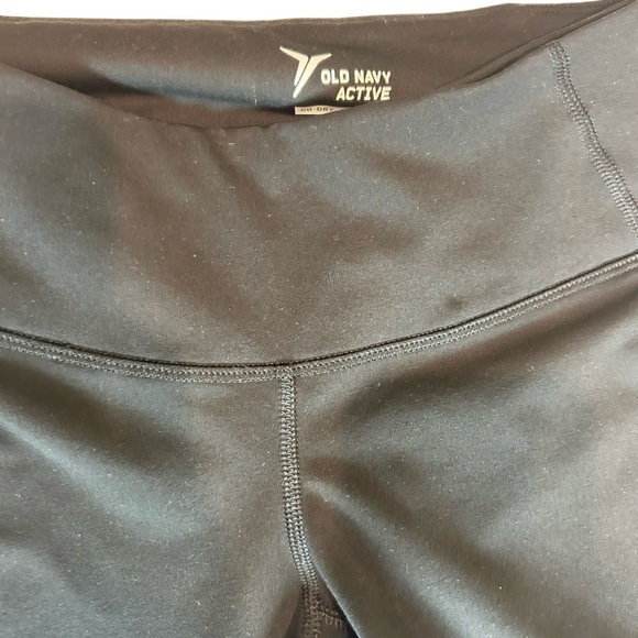 Bundle of Two Old Navy Active Go-Dry Pants – Abstract Print and Black, Size M - Picture 10 of 16